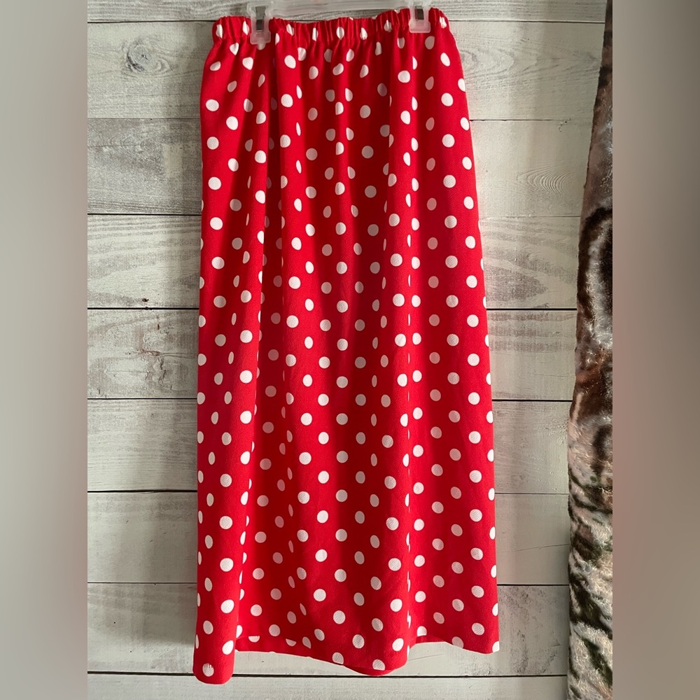 Women’s skirt.